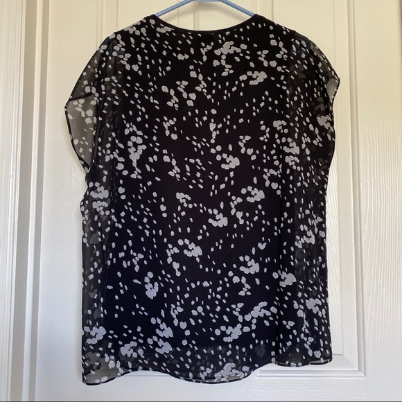 SMALL CAbi cosmos top. Black and grey. - Picture 2 of 4